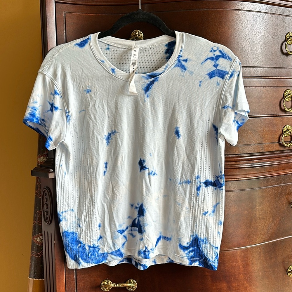 Lululemon top.Size S